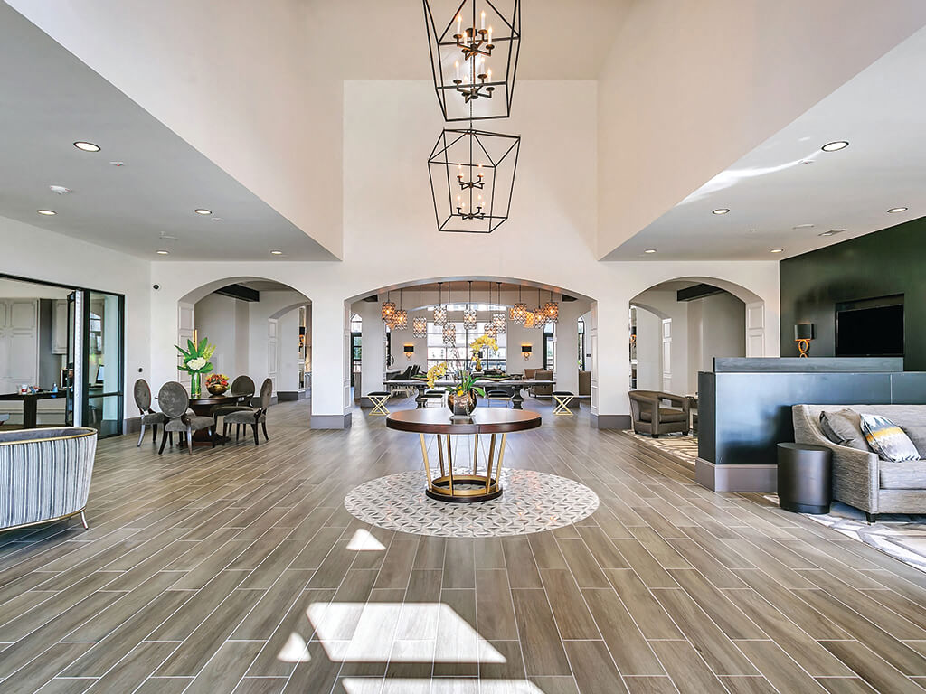 The luxurious community pool in the courtyard of The Huntington in Plano, Texas.